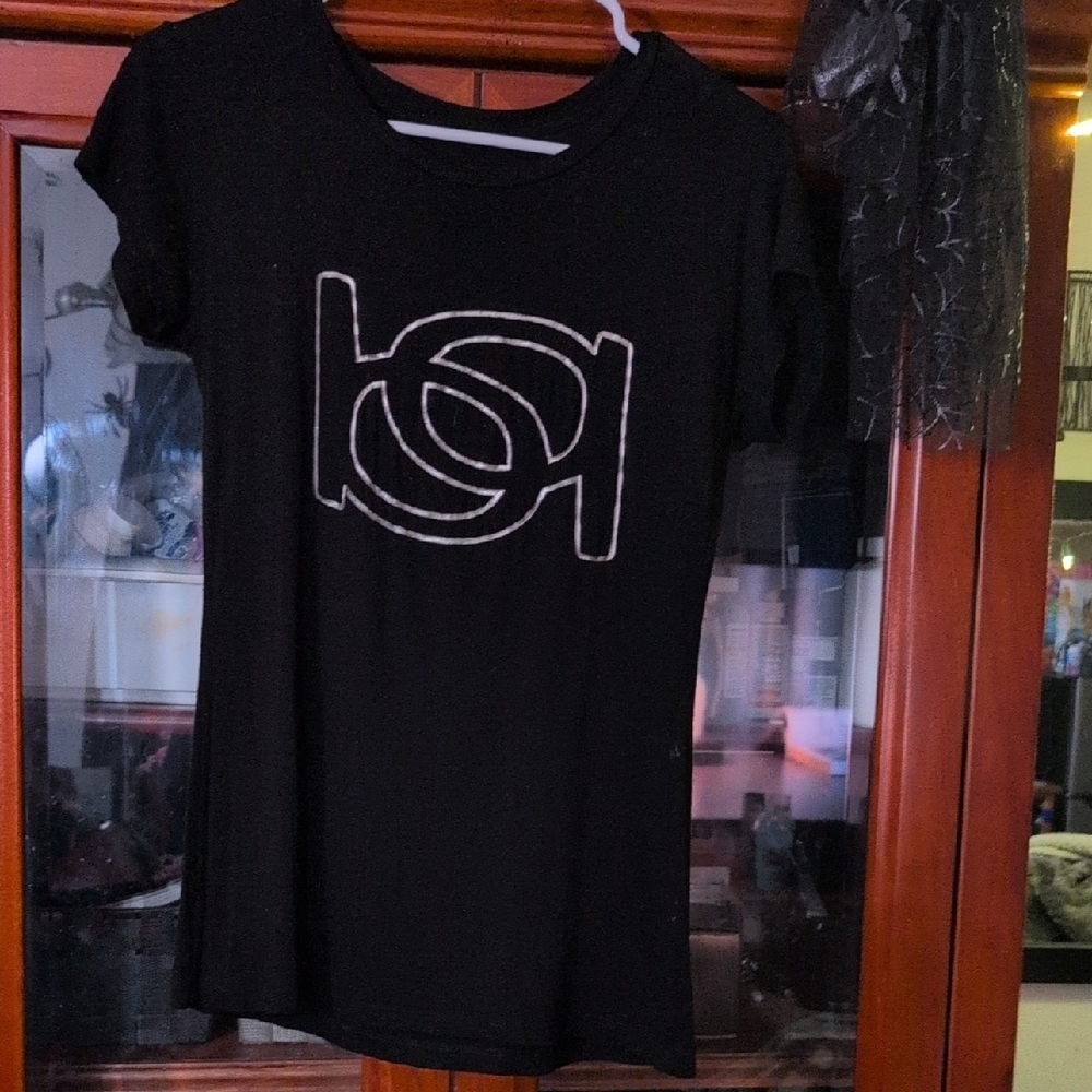 Bebe Black Fitted Graphic Short Sleeve T-Shirt